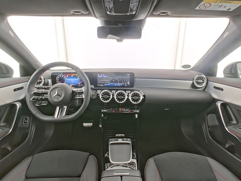 Mercedes-Benz CLA 200 Shooting Brake 2025