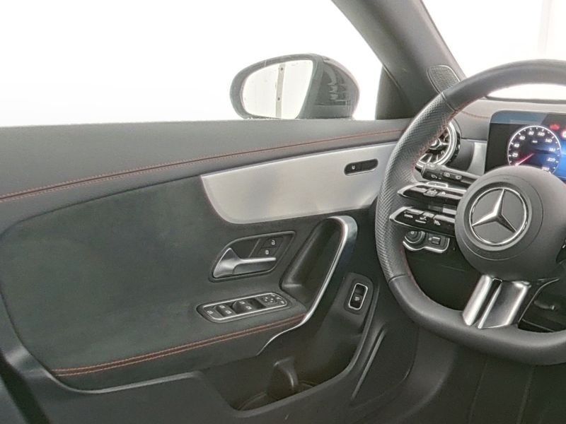 Mercedes-Benz CLA 200 Shooting Brake 2025