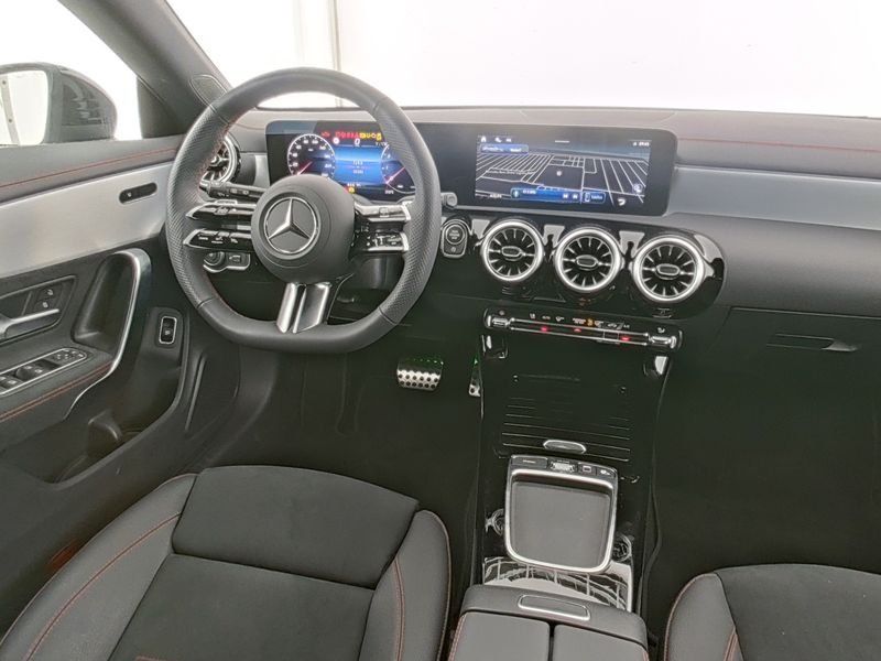 Mercedes-Benz CLA 200 Shooting Brake 2025