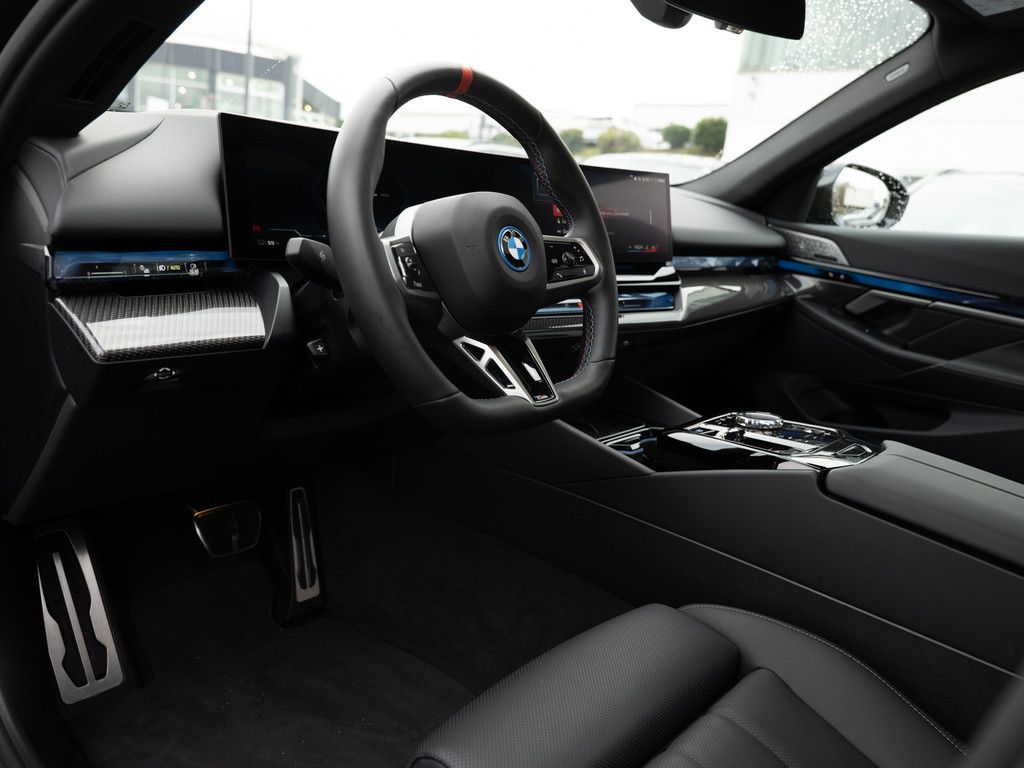 BMW i5 2025