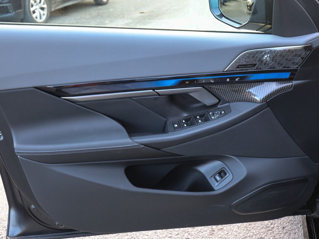 BMW i5 2024