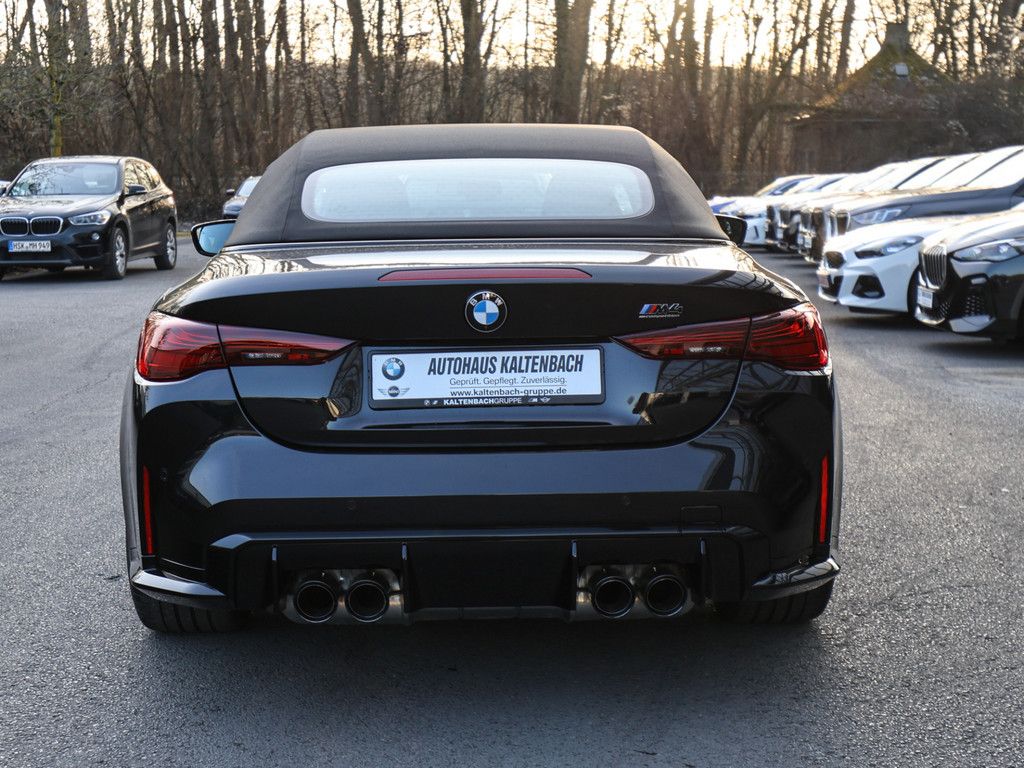 BMW M4 2025