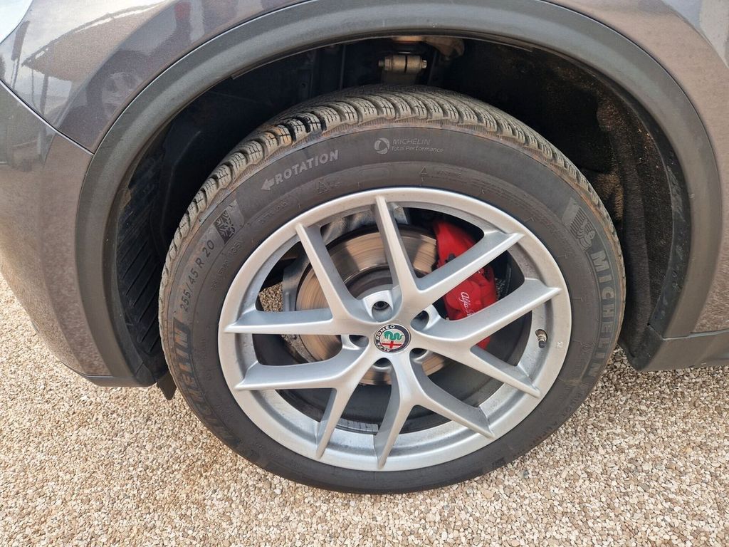 Alfa Romeo Stelvio 2020