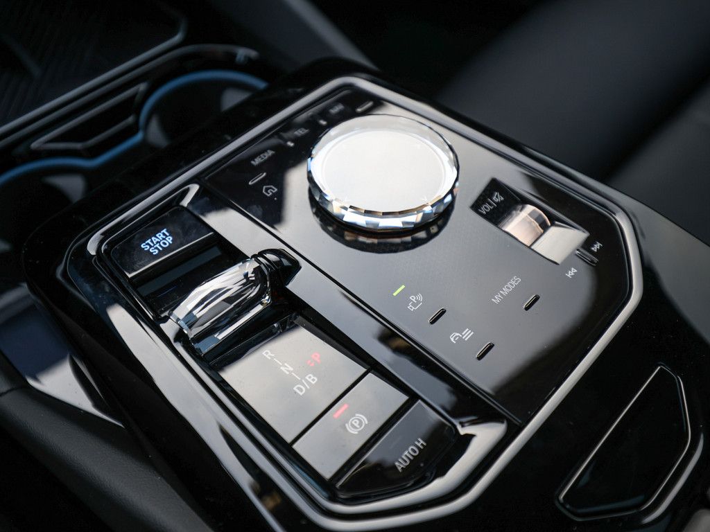 BMW i5 2024