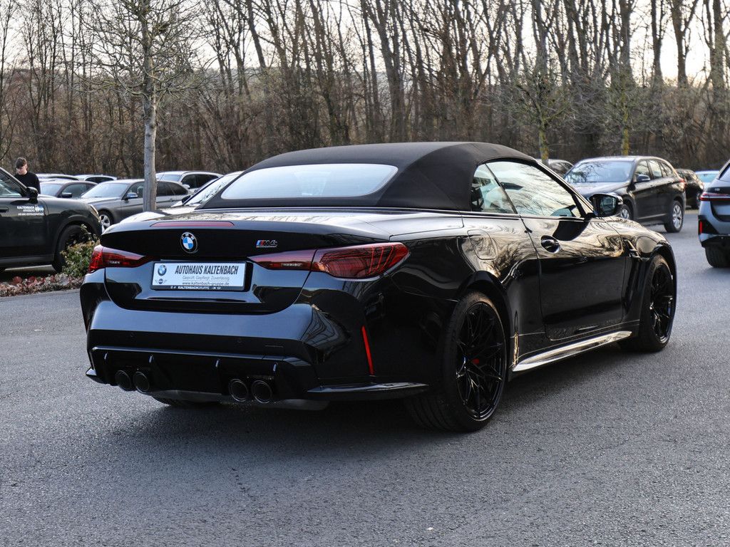BMW M4 2025