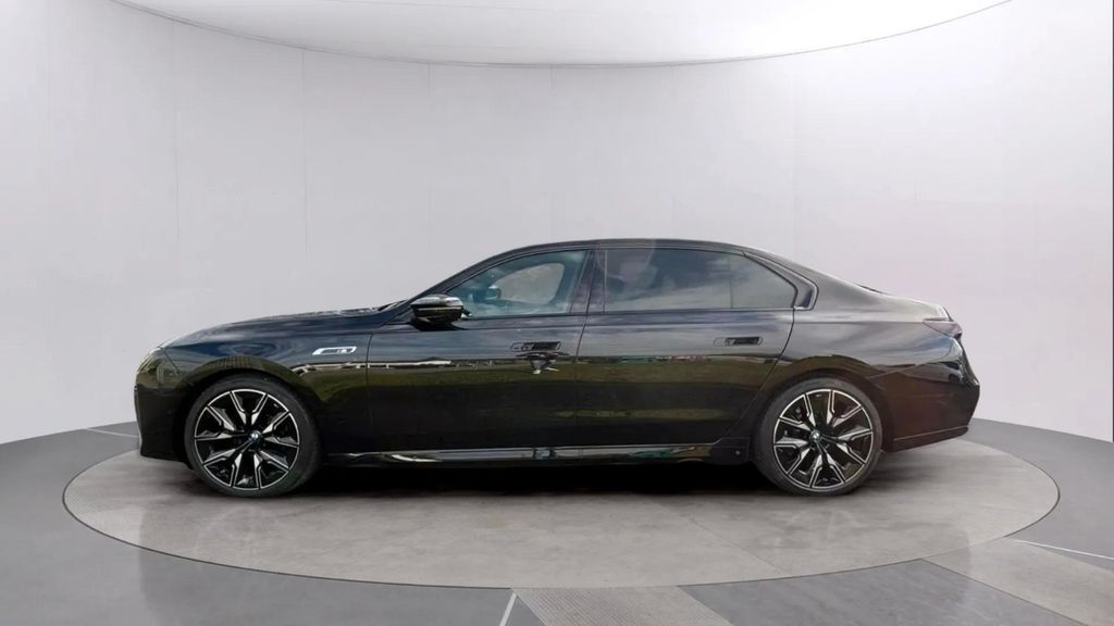 BMW i7 2024