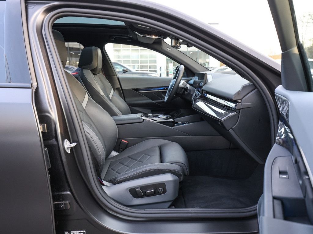 BMW i5 2024