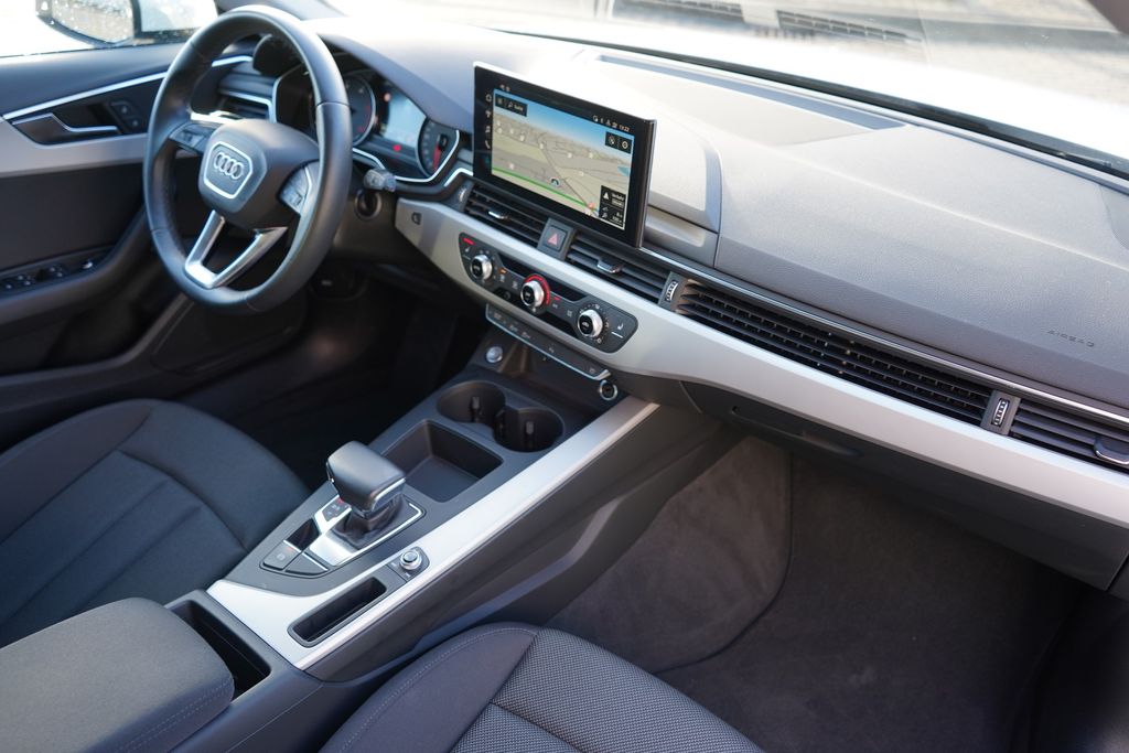 Audi A4 2023