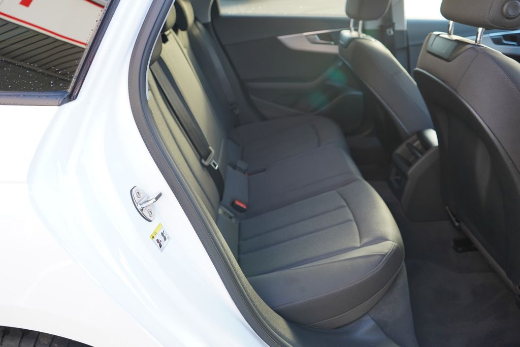 Audi A4 2023
