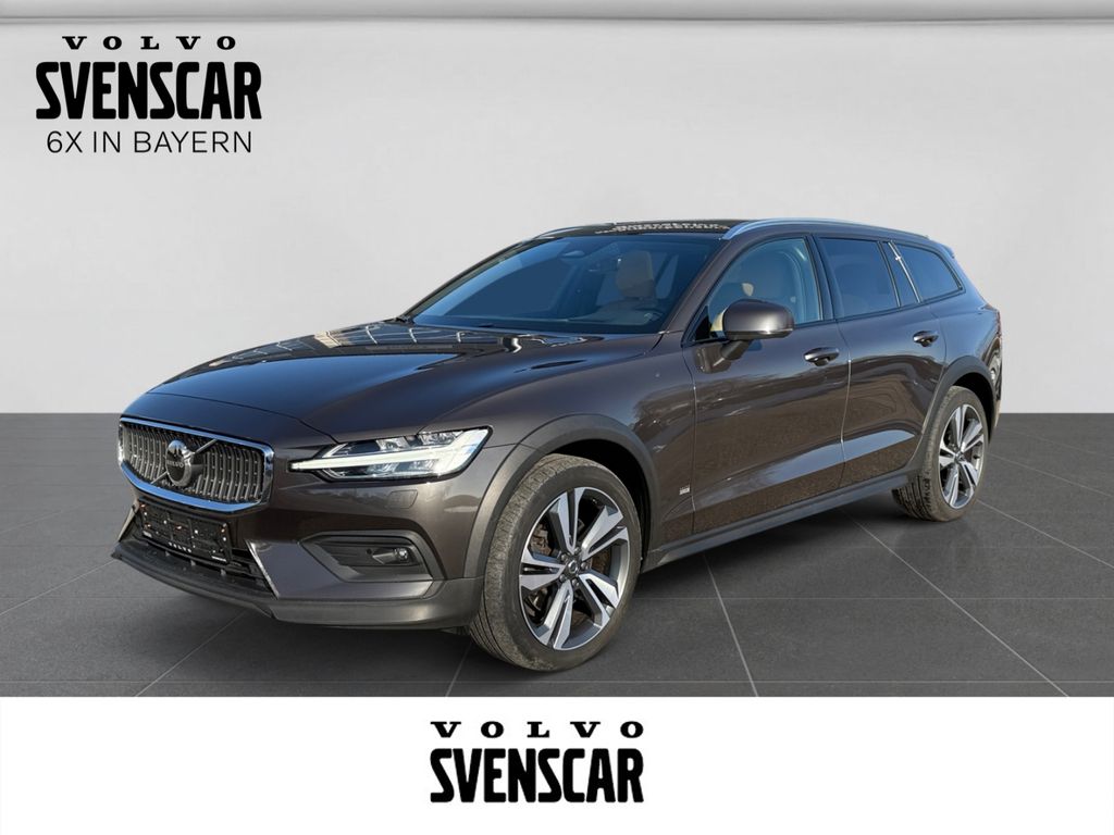 Volvo V60 Cross Country 2023