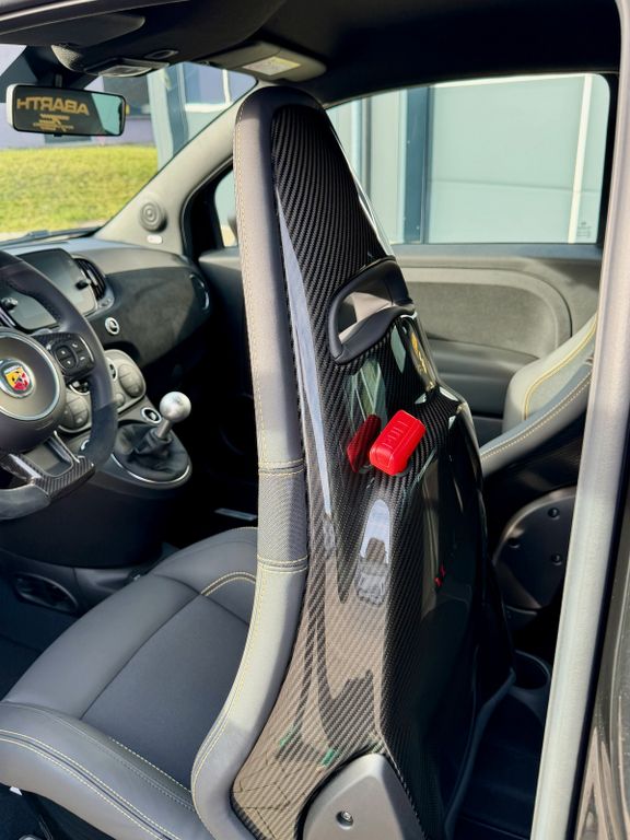 Abarth 695 2024