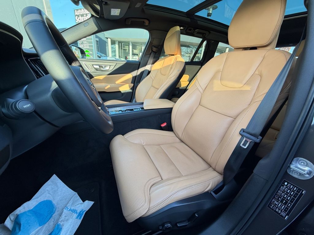 Volvo V60 Cross Country 2023