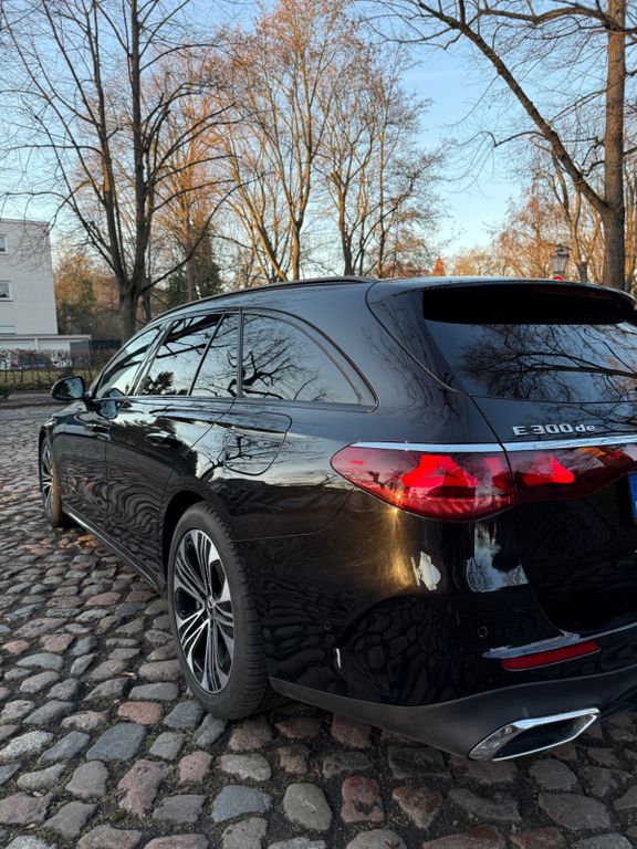 Mercedes-Benz E 300 2025