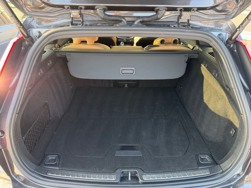 Volvo V60 Cross Country 2023