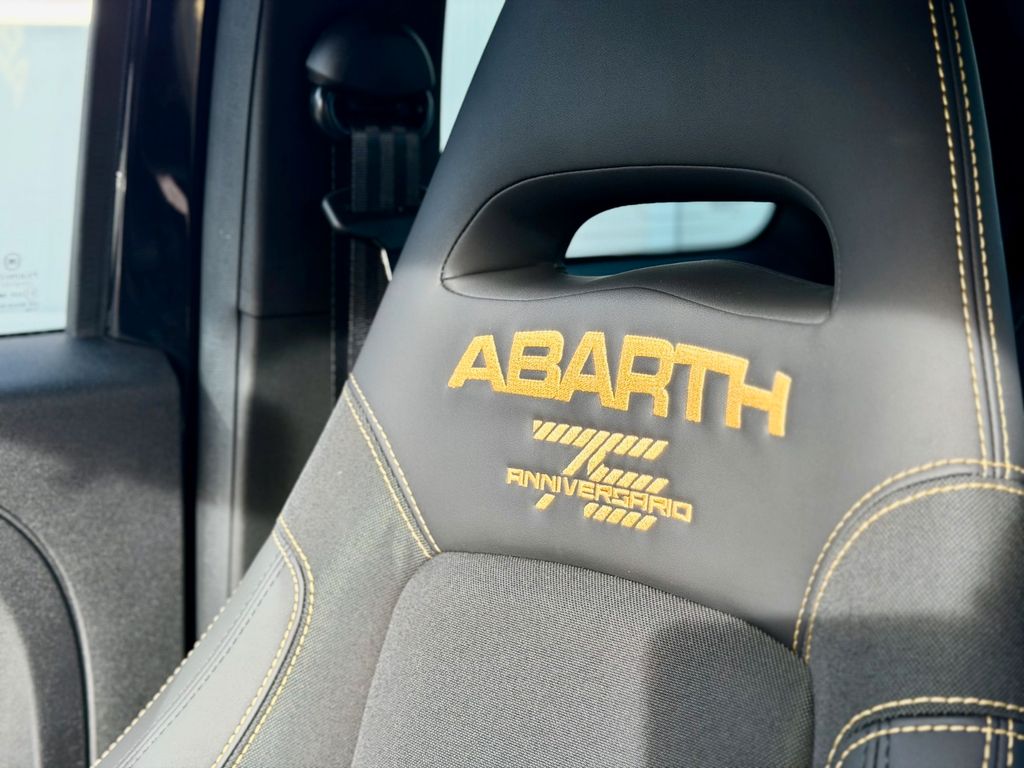 Abarth 695 2024