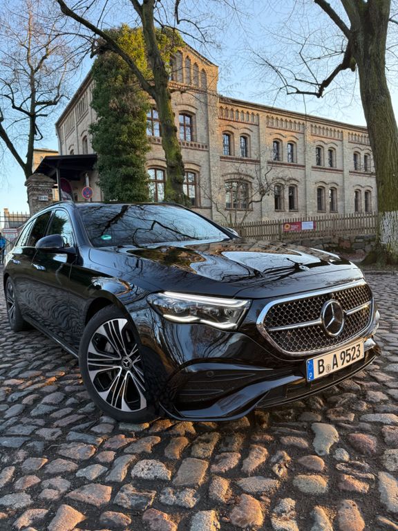 Mercedes-Benz E 300 2025