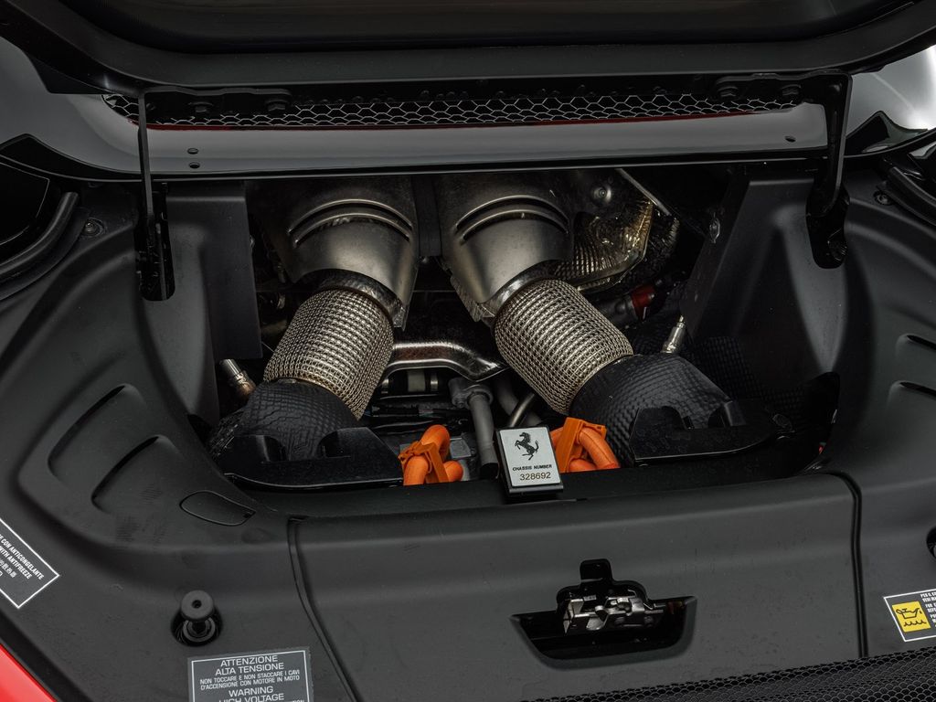 Ferrari 296 GTS 2025