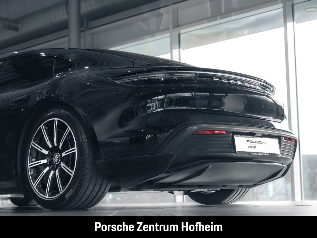 Porsche Taycan 2021