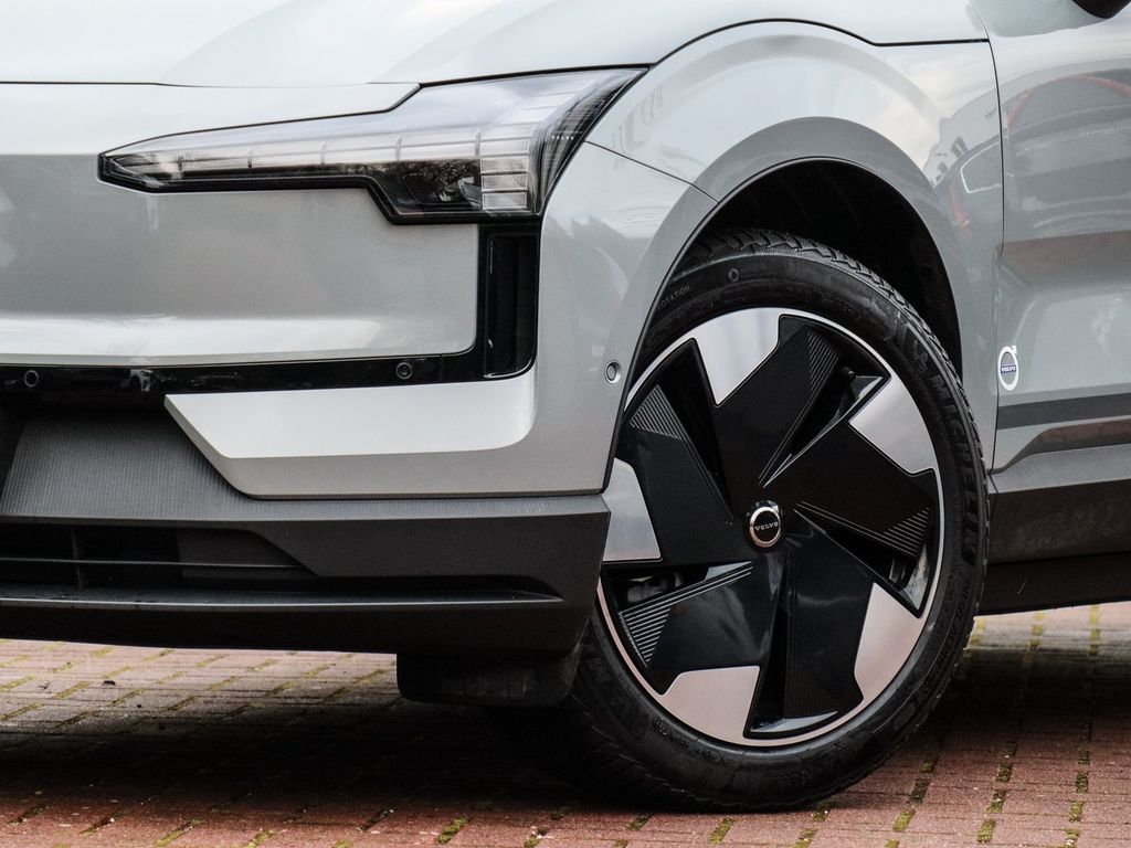 Volvo EX30 2025