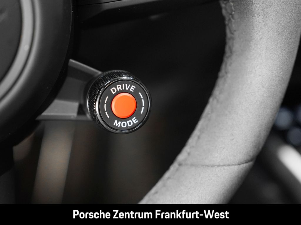 Porsche 992 2025
