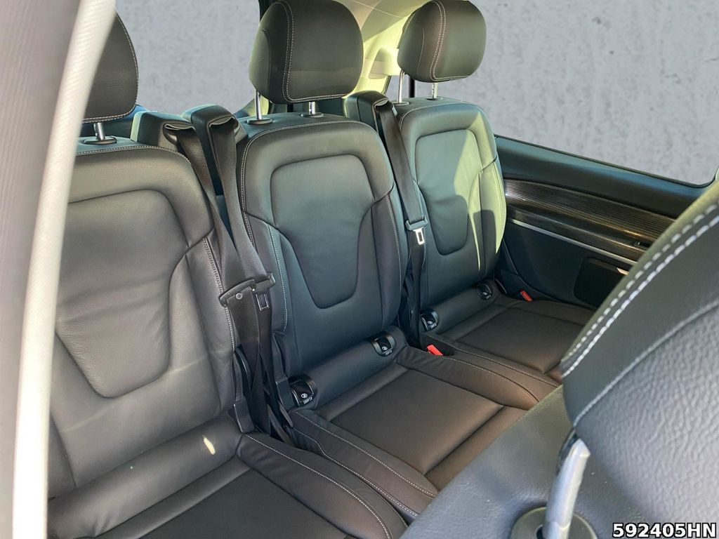 Mercedes-Benz V 300 2024