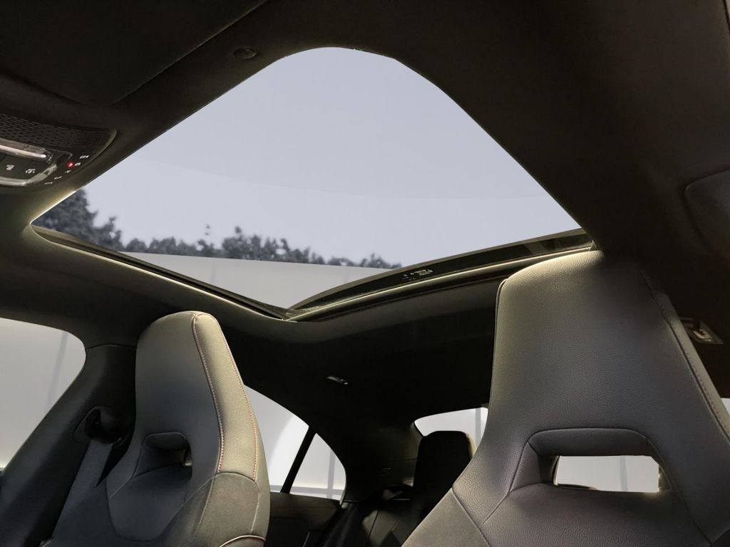 Mercedes-Benz CLA 200 2024