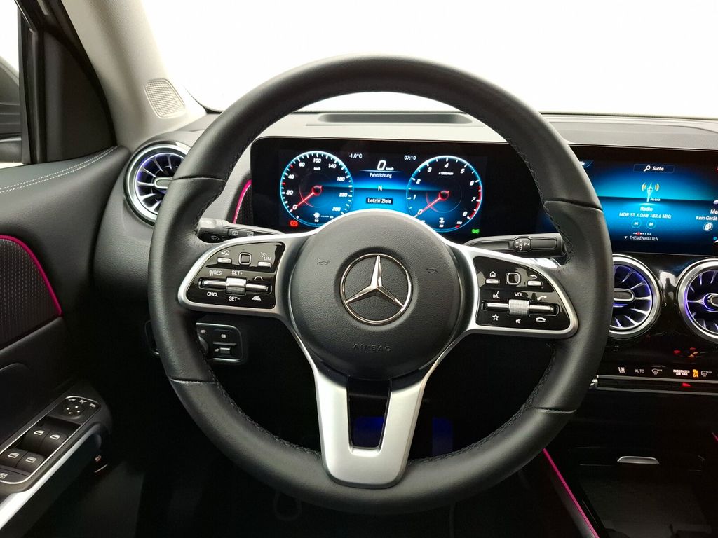 Mercedes-Benz GLB 200 2023