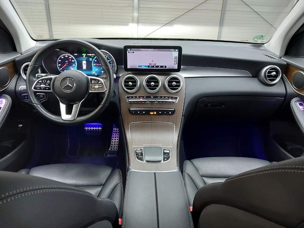 Mercedes-Benz GLC 300 2021