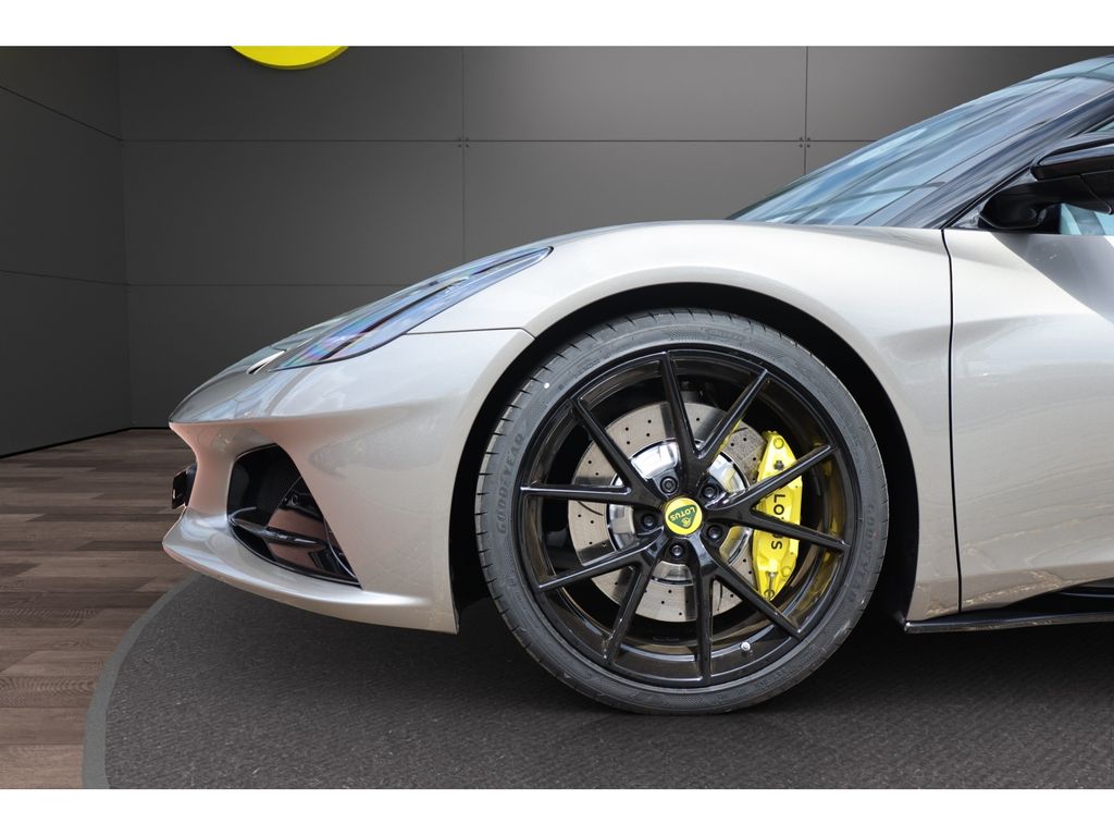 Lotus Emira 2023