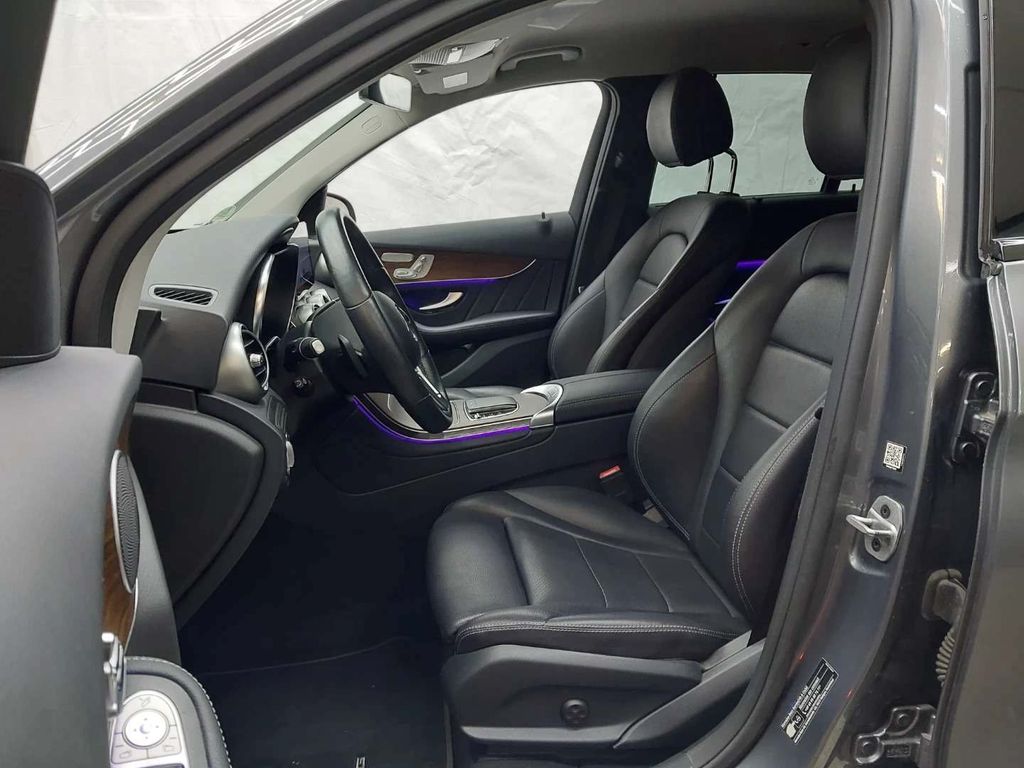 Mercedes-Benz GLC 300 2021