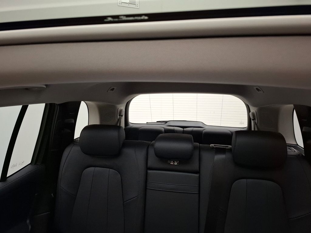 Mercedes-Benz GLB 200 2023