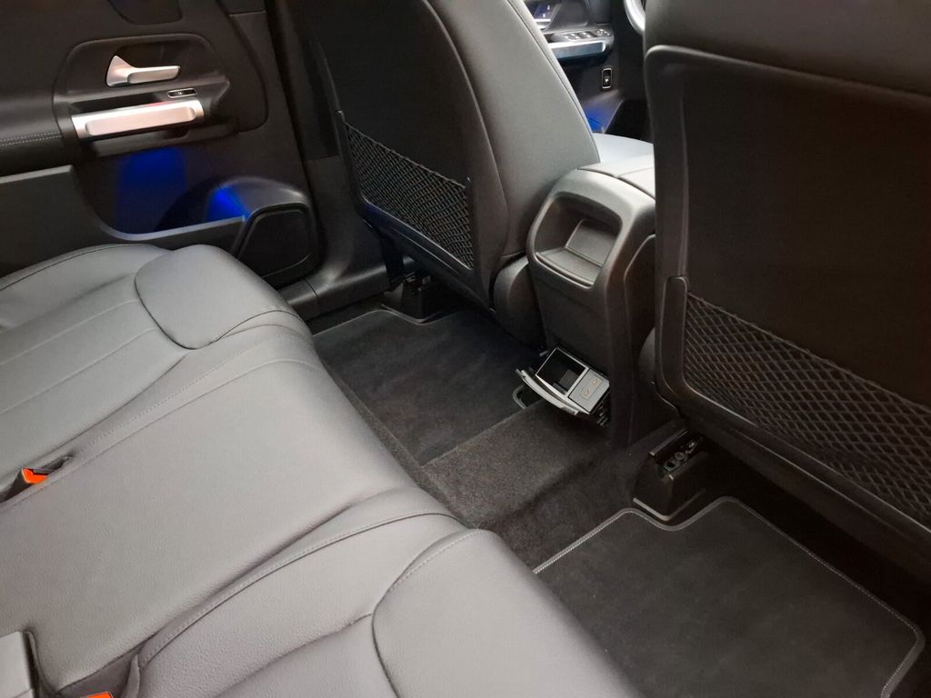 Mercedes-Benz GLB 200 2023