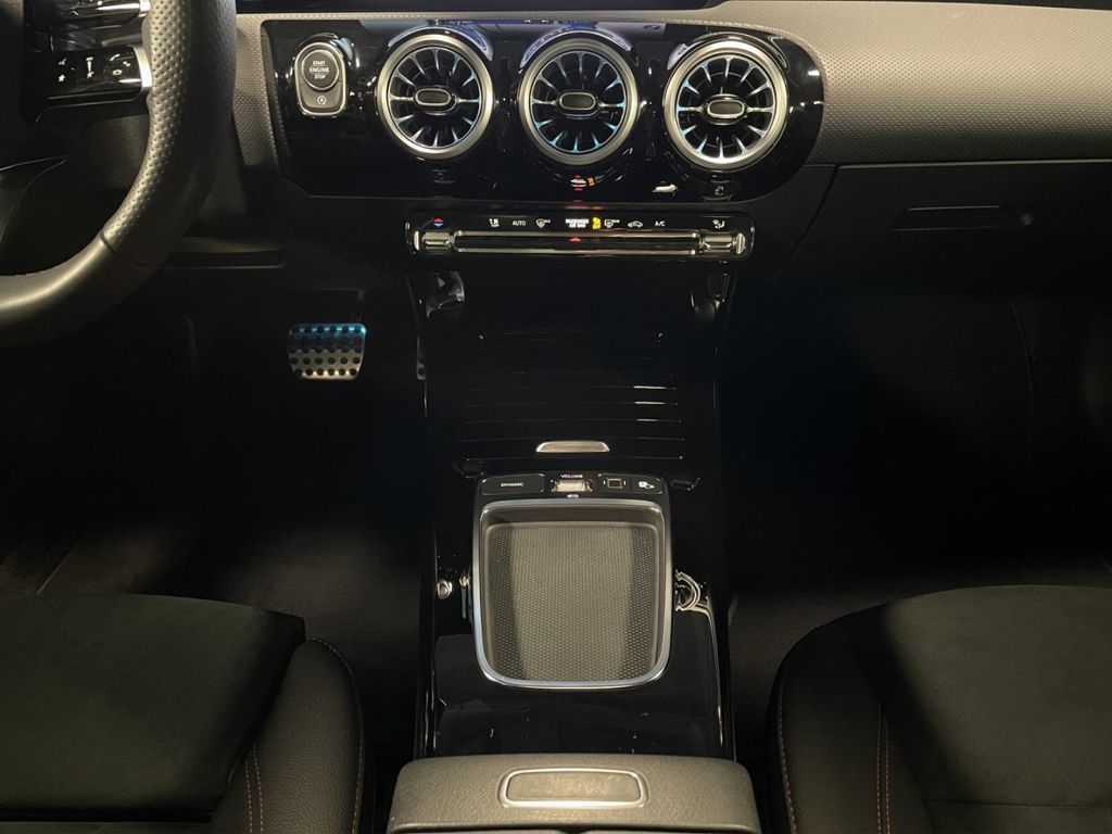 Mercedes-Benz CLA 200 2024