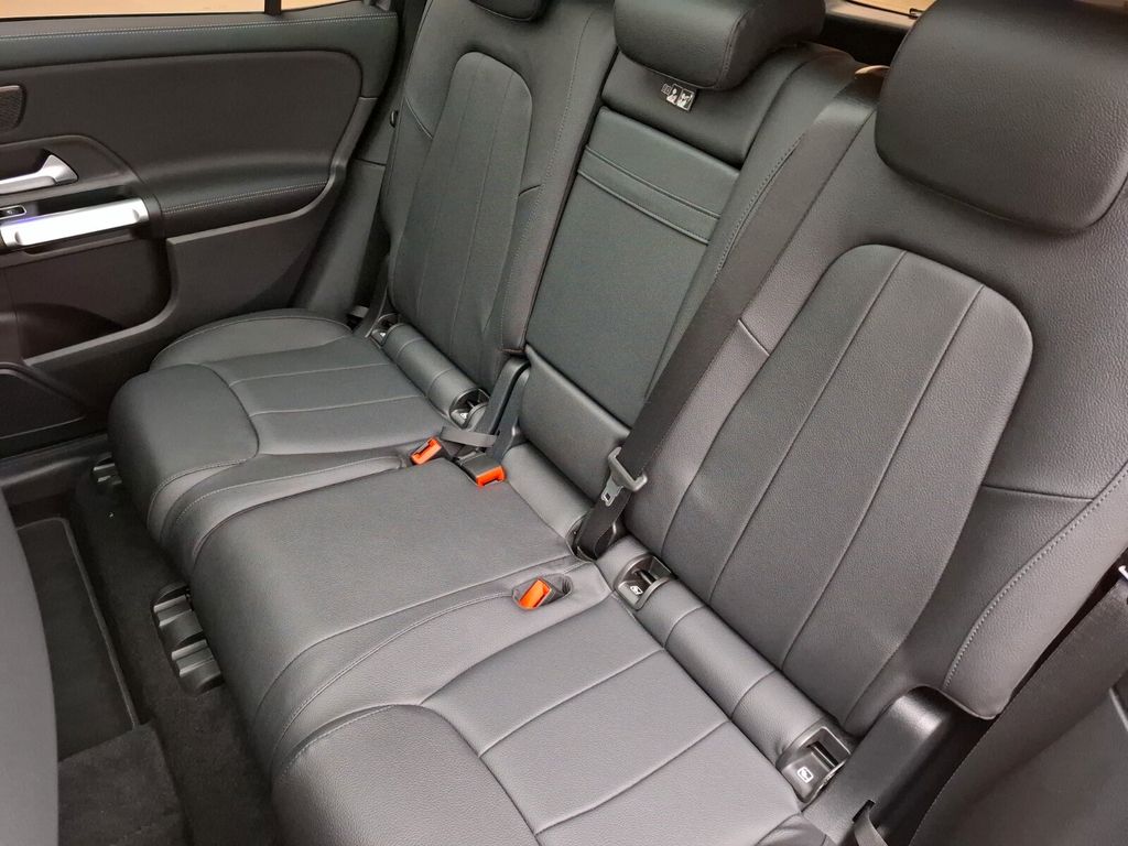 Mercedes-Benz GLB 200 2023