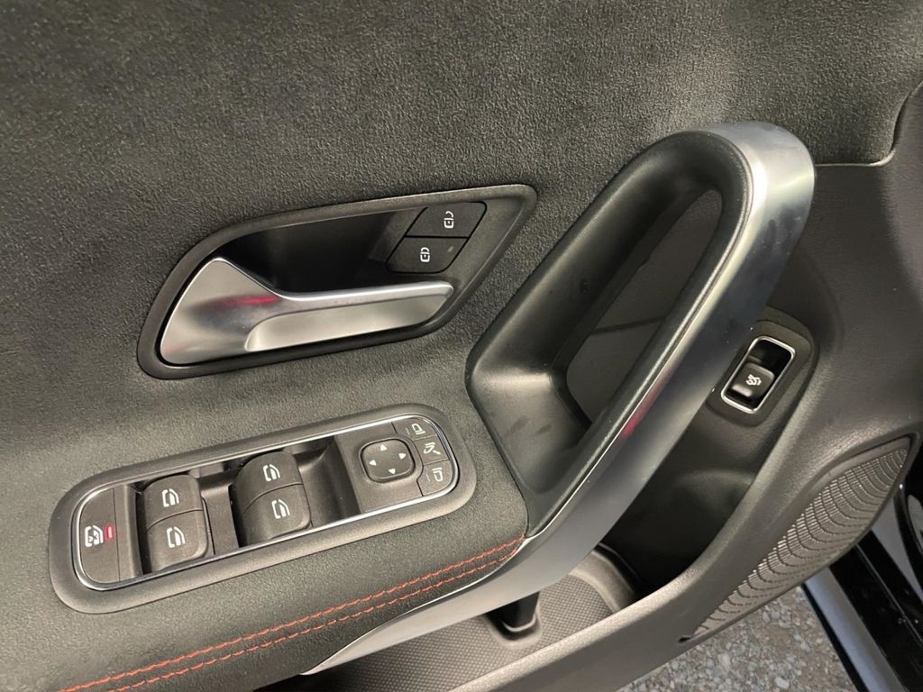 Mercedes-Benz CLA 200 2024