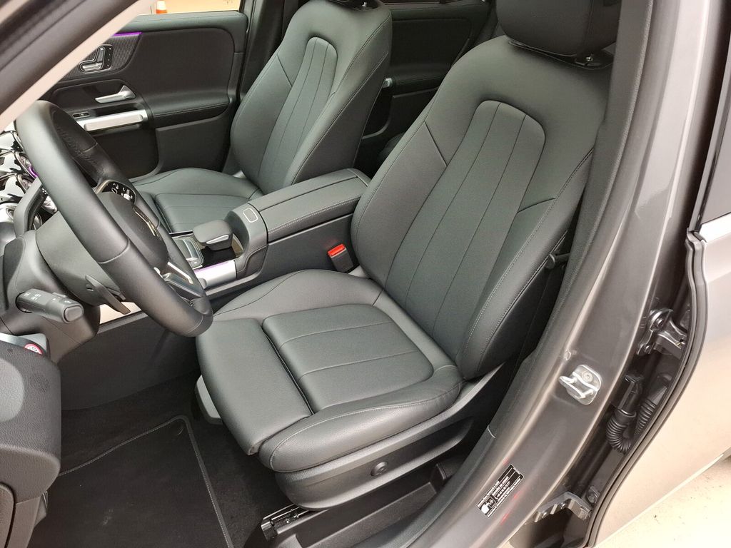 Mercedes-Benz GLB 200 2023