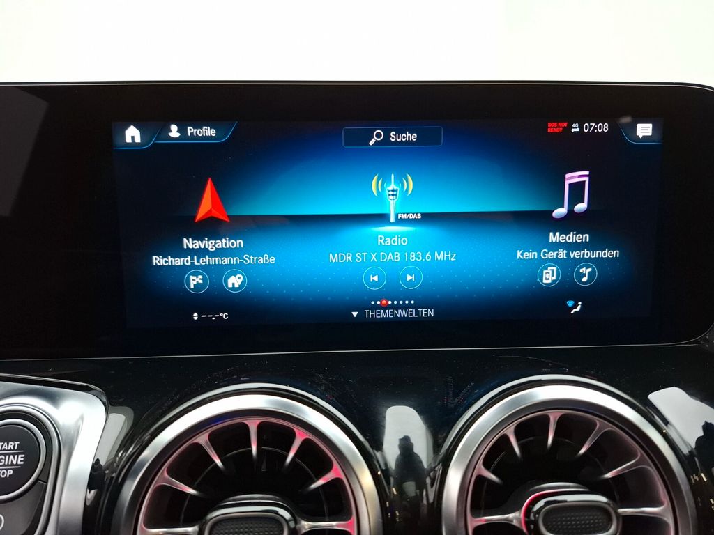 Mercedes-Benz GLB 200 2023