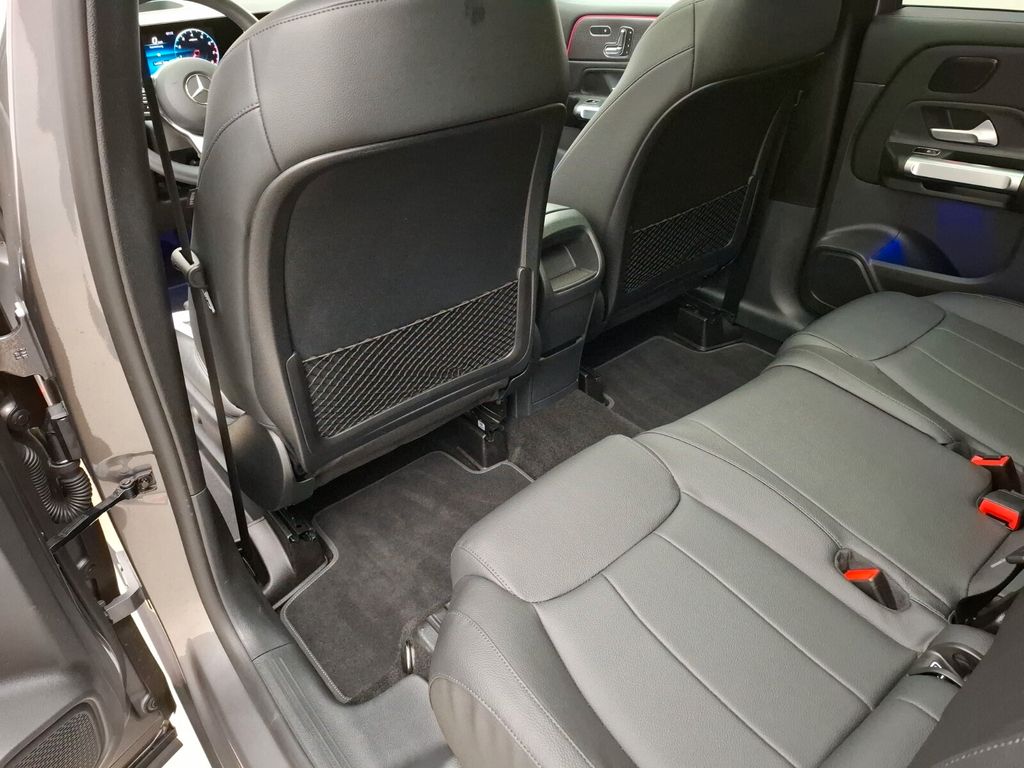 Mercedes-Benz GLB 200 2023