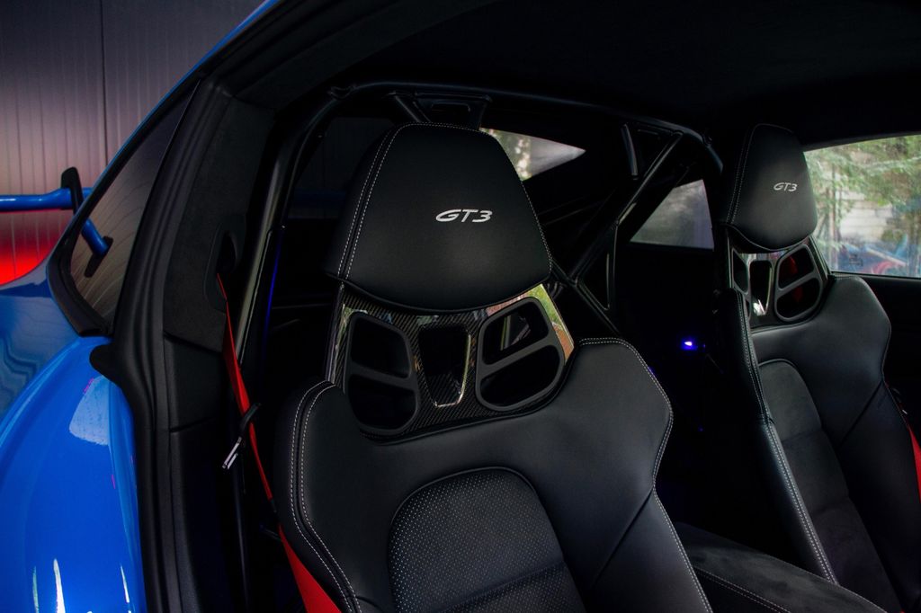 Porsche 992 2023