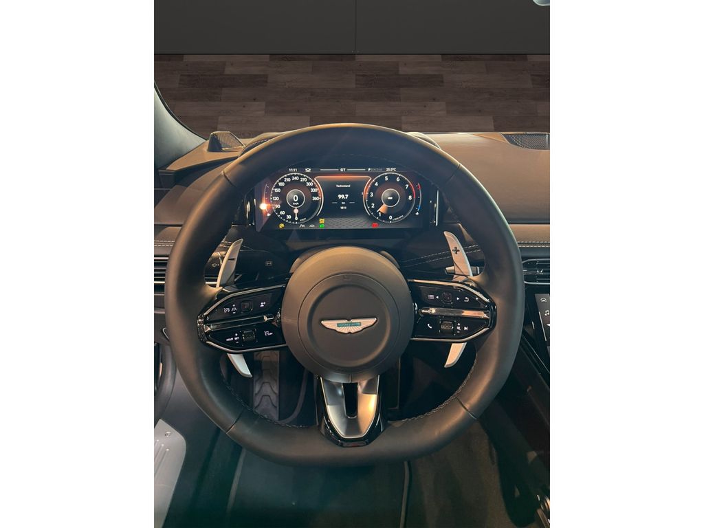 Aston Martin DB12 2025