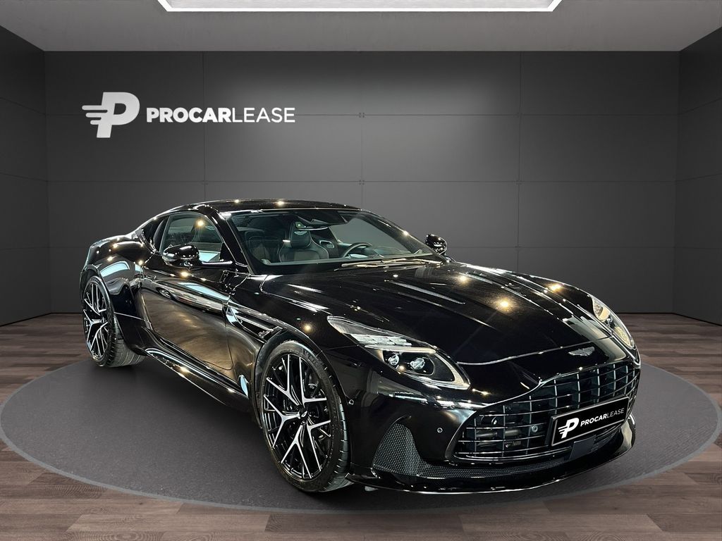 Aston Martin DB12 2025