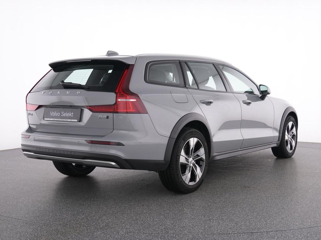 Volvo V60 Cross Country 2023