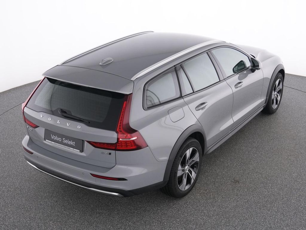 Volvo V60 Cross Country 2023