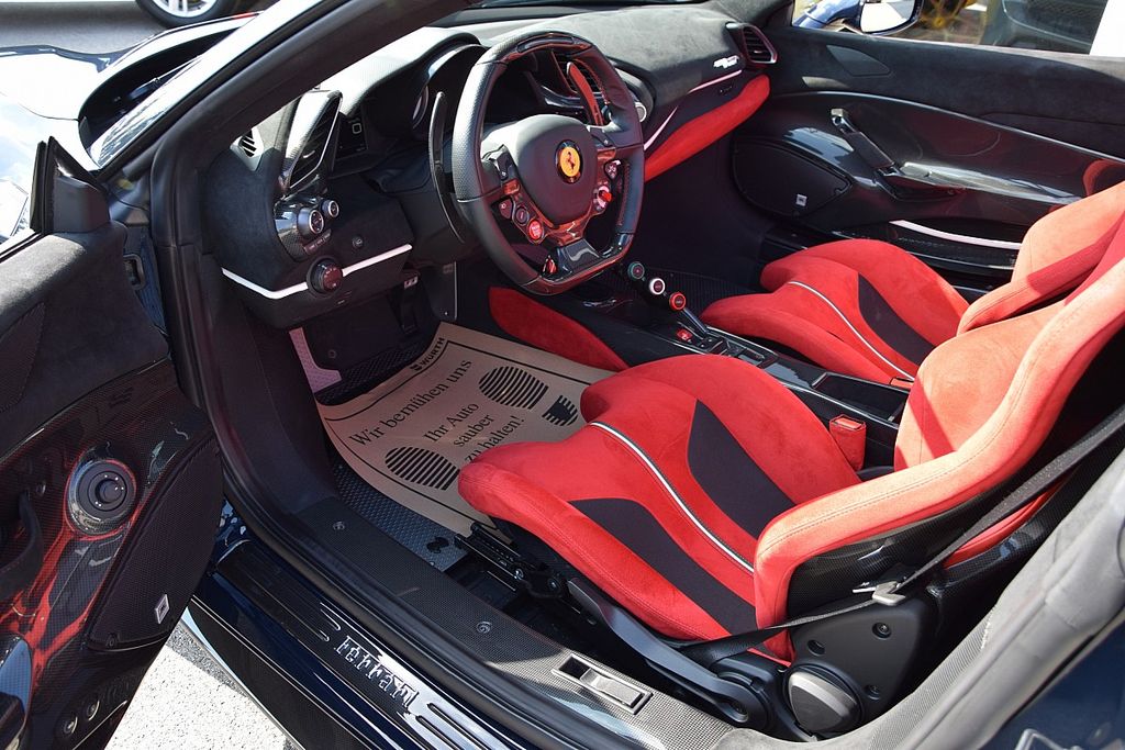 Ferrari 488 Pista 2020