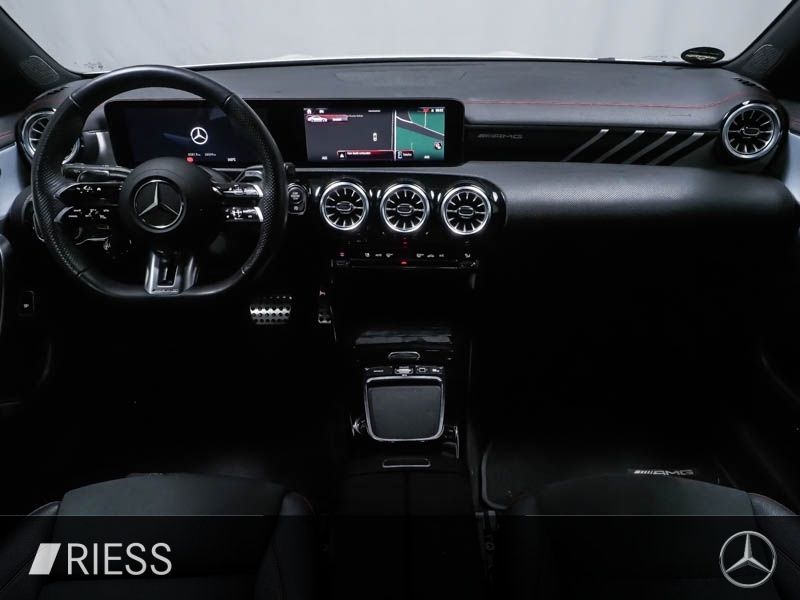 Mercedes-Benz CLA 35 AMG 2024
