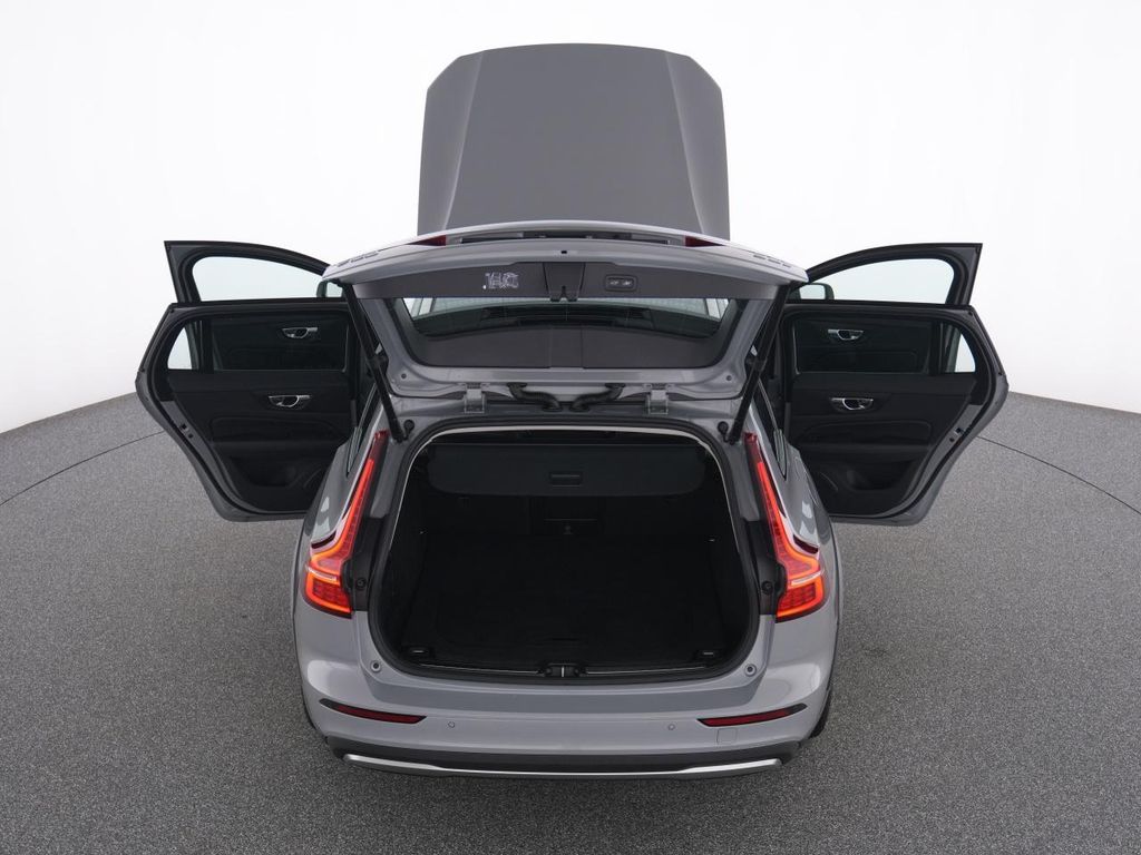 Volvo V60 Cross Country 2023