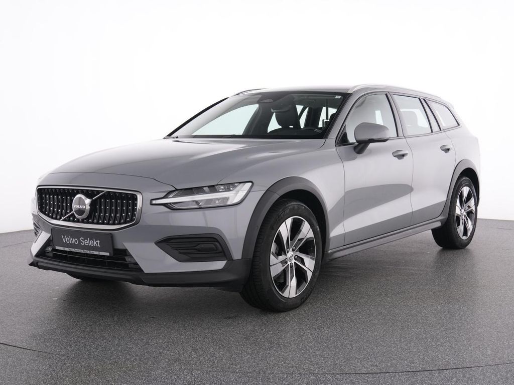 Volvo V60 Cross Country 2023