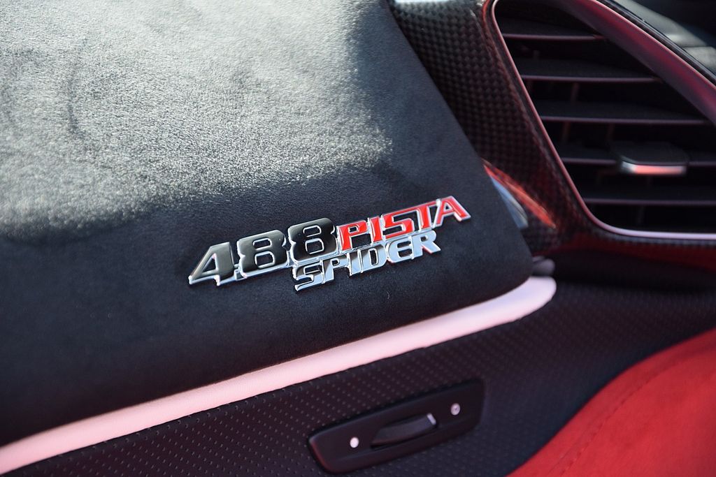 Ferrari 488 Pista 2020