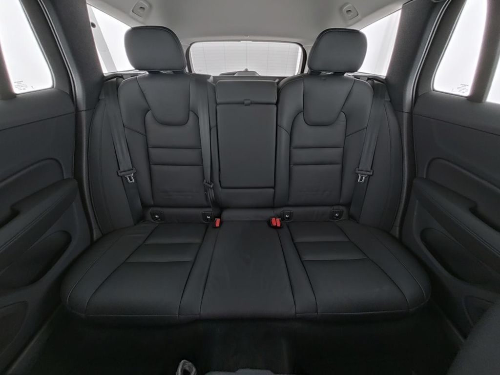 Volvo V60 Cross Country 2023