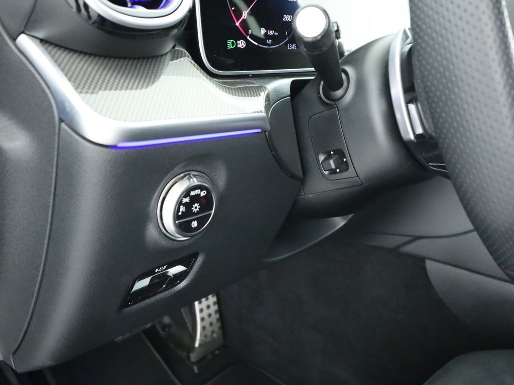 Mercedes-Benz C 300 2025